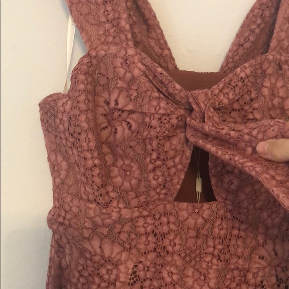 Pink Emilia lace Perplum dress - Picture 6 of 8